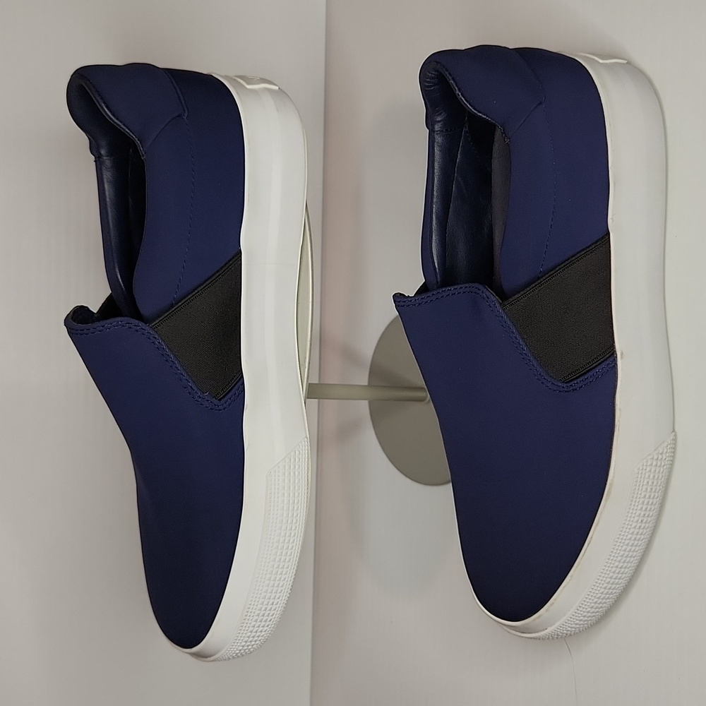 Vince Torin navy blue neoprene slip-on platform sneakers size 7.5